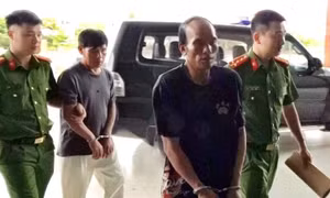 Công an Nghệ An bắt 2 đối tượng truy nã đặc biệt nguy hiểm, lẩn trốn 22 năm ở Lào