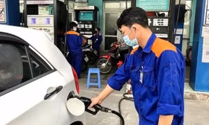 Thủ tướng khen Bộ Tài chính thực hiện thành công hóa đơn điện tử xăng, dầu