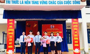 Sôi nổi thi đua "Thanh xuân dâng Đảng"
