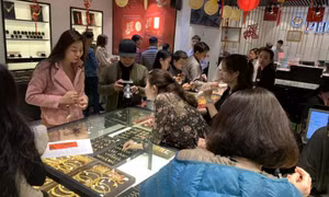 Giá vàng SJC "chạy một mạch" lên ngưỡng 84,4 triệu đồng mỗi lượng