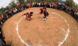 Rộn ràng phiên chợ Hà Lâu