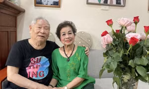 Chuyện của cặp đôi văn công Điện Biên 
