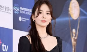 Song Hye Kyo đàm phán đóng chính trong phim về showbiz Hàn