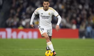 Real hét giá bán Ceballos