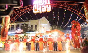 Hạ Long: Khai trương Phố đi bộ Bãi Cháy
