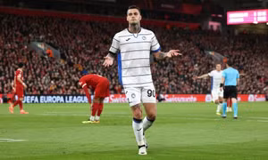 Liverpool thua đậm trên sân nhà ở Europa League