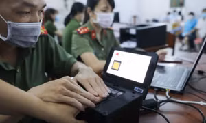 Công an sẽ thu thập dữ liệu mống mắt khi làm thẻ căn cước
