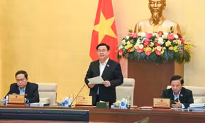 Thể chế hóa các quan điểm, chủ trương của Đảng ta về chiến lược bảo vệ Tổ quốc