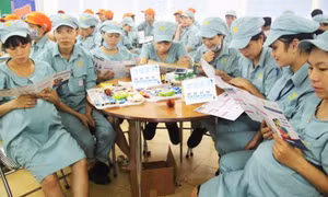 Đề xuất tăng trợ cấp thai sản cho lao động nữ