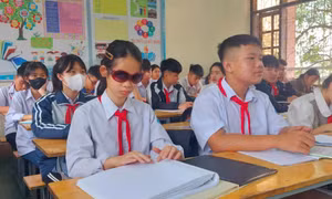 Vươn lên từ bóng tối