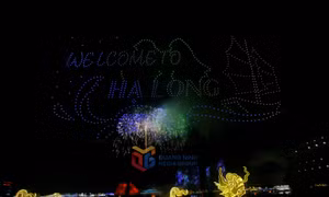 Mãn nhãn màn trình diễn drone light trên bầu trời Hạ Long