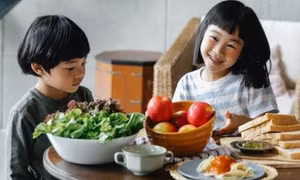 Mẹo giúp con bỏ thói ăn vặt