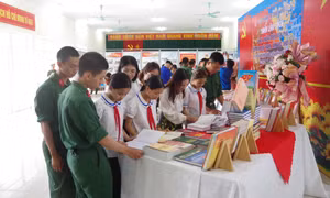 Tiểu đoàn 14 (Sư đoàn 395, Quân khu 3): Triển lãm sách, tài liệu về Chiến thắng Điện Biên Phủ