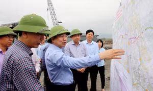Đồng chí Bí thư Tỉnh ủy kiểm tra tiến độ một số dự án giao thông trọng điểm