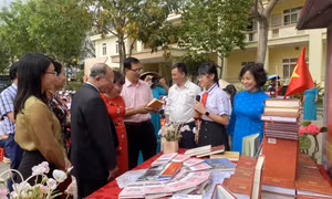 Ngành GD&ĐT Hạ Long sinh hoạt chuyên đề về công tác chính trị tư tưởng năm 2024