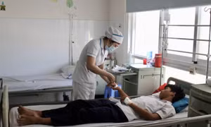 Nhiều học sinh Khánh Hòa ngộ độc thực phẩm sau khi ăn cơm nắm, cơm cuộn