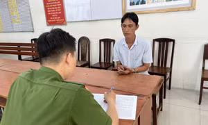 Dừng ô tô nơi vắng, một phụ nữ bị kề dao uy hiếp cướp 100 triệu đồng