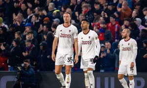 Man Utd thảm bại ở Ngoại hạng Anh