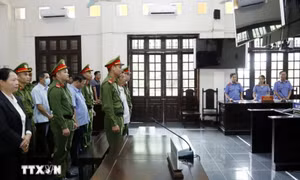 Cựu Bí thư Tỉnh ủy Lào Cai Nguyễn Văn Vịnh bị tuyên phạt 5 năm 6 tháng tù