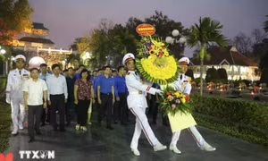 Lễ thắp nến tri ân các anh hùng liệt sỹ kỷ niệm 70 năm Chiến thắng Điện Biên Phủ