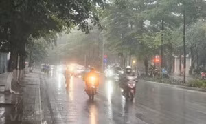 Các tỉnh Bắc Bộ và Bắc Trung Bộ có mưa to cục bộ, Nam Bộ nắng nóng