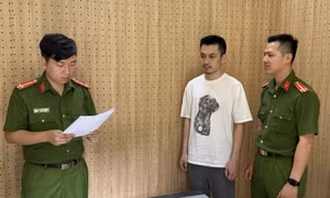 Bắt nhân viên ngân hàng chiếm đoạt gần 8 tỉ đồng của khách hàng