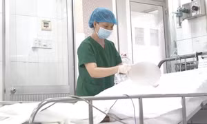 Chập điện khi sửa đường dây cáp ngầm, 4 công nhân bị bỏng