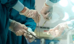 Ngồi lâu giãn tĩnh mạch thừng tinh gây hiếm muộn