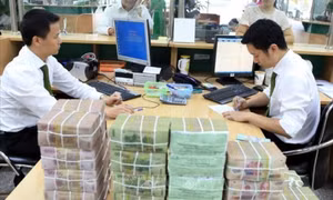 Lãi suất đồng loạt giảm sâu, có ngân hàng huy động chỉ từ 3,4%/năm