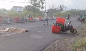 Đụng chó thả rông, một người té ngã, va trúng ôtô và tử vong tại chỗ