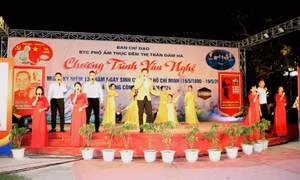 Đặc sắc Chương trình văn nghệ chào mừng kỷ niệm 134 năm Ngày sinh nhật Bác và Tháng công nhân năm 2024 tại Phố Ẩm thực đêm Đầm Hà