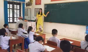 Giáo viên hợp đồng dạy ở trường công lập được hưởng phụ cấp ưu đãi không?