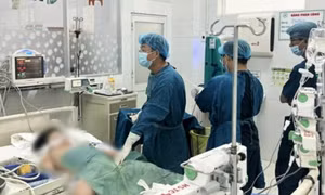 Vụ nghi ngộ độc do ăn bánh mì ở Đồng Nai: 2 bệnh nhi nguy kịch, 1 bé ngưng tim