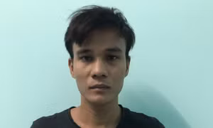 Mua quân phục giả Công an đi khảo sát để đột nhập biệt thự trộm đồ