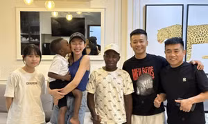 Hoa hậu Thùy Tiên hội ngộ Quang Linh Vlogs, lên tiếng về tin đồn tiêu cực