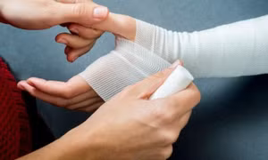 Những kỹ năng sơ cứu cả phụ huynh và trẻ cần trang bị