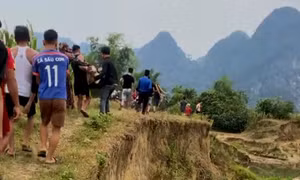 Tránh nóng ngày lễ, 3 học sinh ra suối tắm bị chết đuối
