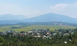 Vượt núi băng đèo thăm ngục Đắk Glei trên nóc nhà Tây Nguyên