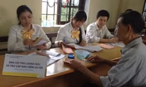 Điều kiện hưởng lương hưu đối với công chức, viên chức