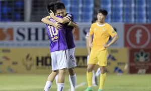 Hà Nội FC lần đầu lên nhì bảng V-League 2023-2024