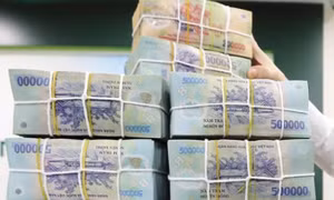 Lãi suất tiết kiệm đồng loạt tăng