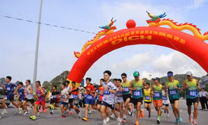 Sôi động Giải chạy tập thể lần thứ 30 - Giải Việt dã truyền thống lần thứ 53 