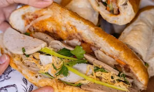 Lý do bánh mì và sushi dễ gây ngộ độc tập thể
