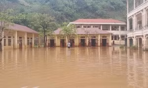 Gần 200 học sinh Sơn La nghỉ học do trường ngập nước