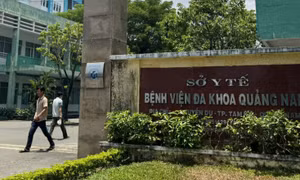 Chẩn đoán u nang buồng trứng bên phải nhưng bóc u trái: Yêu cầu báo cáo, xử nghiêm vi phạm nếu có