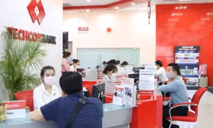 Lãi suất ngân hàng rục rịch tăng trở lại