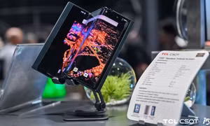 Smartphone gập ba đầu tiên trên thế giới