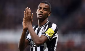 Newcastle chốt giá bán đứt Isak cho Arsenal, đắt kỷ lục