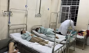 73 người nhập viện nghi ngộ độc thực phẩm sau khi ăn bánh mì