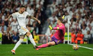 Thắng ngược Bayern, Real vào chung kết Champions League